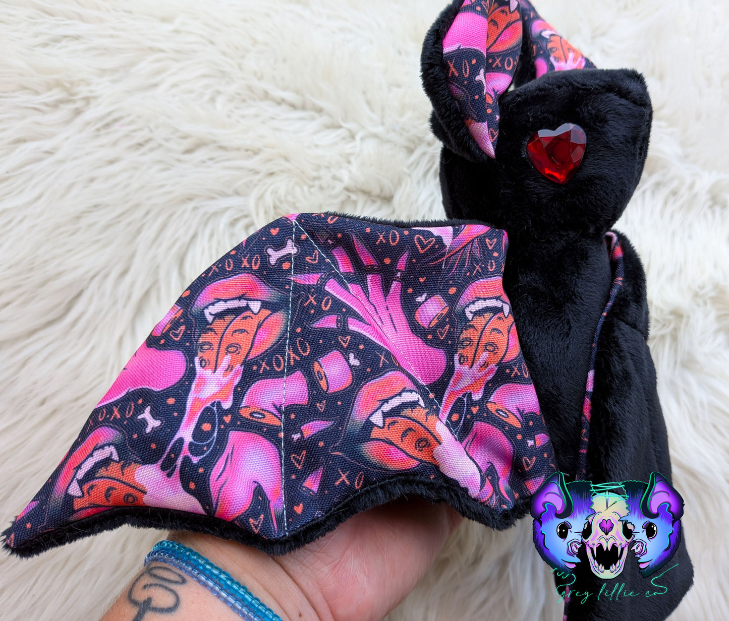 Love U 2 Pieces Large Gem Eye Bat