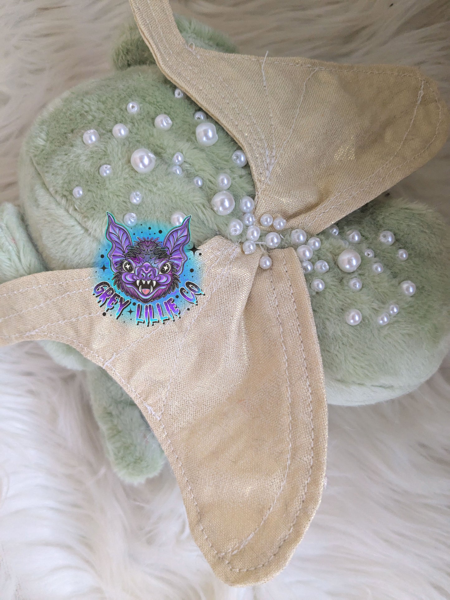 Pearly Moth Frog