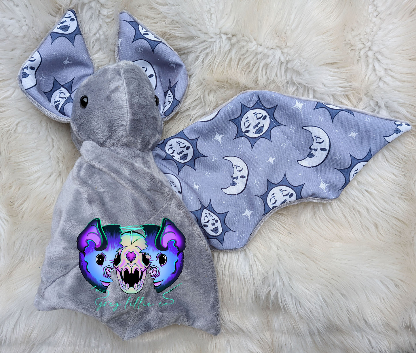 Grey scale Celestial XL bat